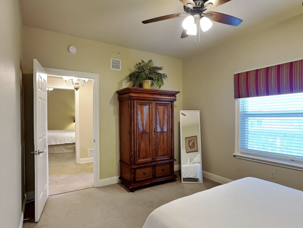 Destin Beach Vacation Condo Rental 4 bedrooms Sleeps 12